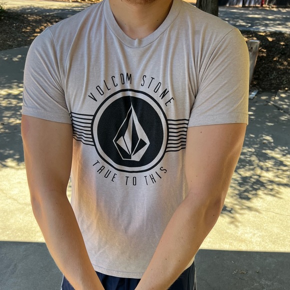 VOLCOM MEN STONE TRUE TO THIS NUDE BEIGE T SHIRT ROCK HARD MOUNTAIN STRIPE TAN M - Picture 3 of 16